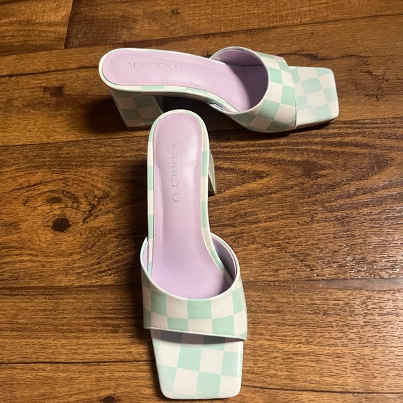 Audrey O. • Slide Shoes • W/ Mint Green • Checkered Design • Size 9 - Picture 1 of 13
